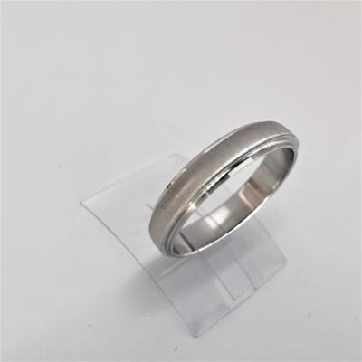 Ring – maat 19 - Rosékleurig - RVS – Anti stress - met schakel ketting in midden.