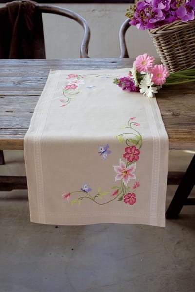 Vervaco - Loper kit - Roze bloemen met vlinders - PN-0146429 - Borduren - Borduurpakket - Borduurpakket volwassenen - Borduurpakket kind