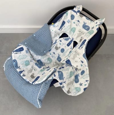Deken - Vliegtuig print - Kangaroe - Inbakeren - Maylily - Opvouwbaar met een systeem van drukknopen - Zeer geschikt voor de gevoelige huid dankzij bamboestof - Voor baby's van 0-9 mnd.