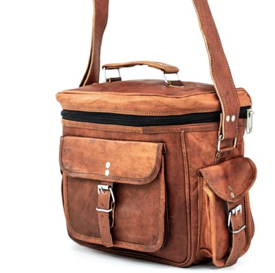 Multifunctionele Weekend Tas van Echt Leer – Werktas / Picknicktas / Cameratas – Cognac Bruine Echt Leder - 32 x 24 x 11 cm - Ruwe Urban Vintage Look – Leonera Model