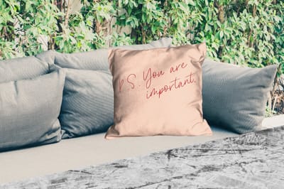 Buitenkussen Weerbestendig - Tekst - P.S. you are important - Quotes - 50x50 cm