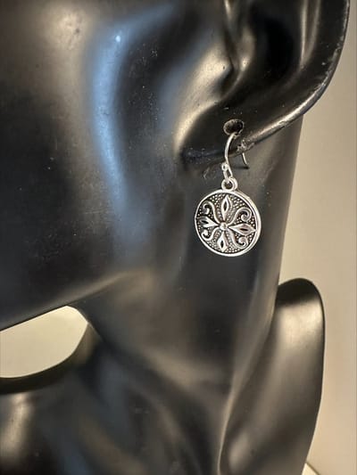 Boho zilverkleurige oorbellen dicht rond | Make up | Parfum | Moederdag | Verjaardagscadeau| Cadeautje| Valentijnsdag| Kado | sieraden | vaderdag | oorbellen | oorsieraden