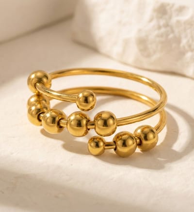 Lundholm Lauren Ring Dames – Premium Stainless Steel 2.5 Micron PVD Gold Plated – Anxiety Ring met Schuifbare Ringetjes – Ringen Dames Goudkleurig Verstelbaar One Size Cadeautje Vrouw Afscheid Bedankt Cadeau Vrouw – Scandinavisch Design