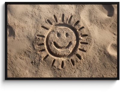 Poster in lijst - Fotolijst 120x80 cm - Posters - Gezichtje - Zon - Zand - Getekend - Posterlijst zwart - Decoratie - Wanddecoratie woonkamer - Muurdecoratie slaapkamer
