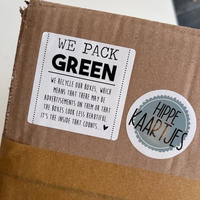 Recycle sticker We pack green - milieuvriendelijke verpakkingssticker - hergebruik doos - webshop sticker Engels - 100 stuks