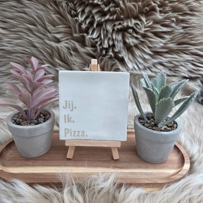 Robuust wenstegeltje “Jij. Ik. Pizza.” – Grappig Liefde Cadeau – Woondecoratie – Relatie Cadeautje – Vriendschap – Trendy nu – Valentijn