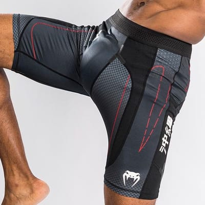Venum OKINAWA 3.0 Vale Tudo Short Zwart Rood - XXL - Jeans Maat 38