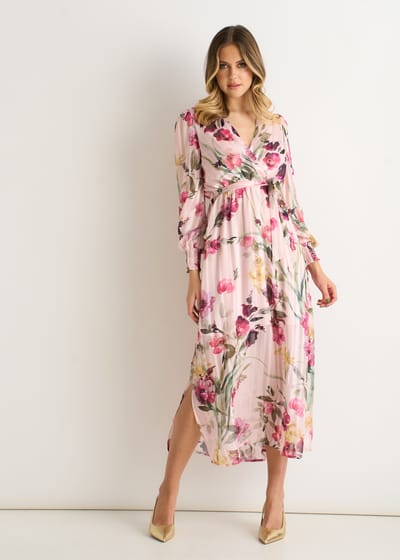 Roze midi-jurk met bloemenprint en glinsterende chiffon overslag