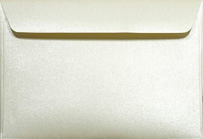 Metallic (parelmoer) ecru enveloppen C6 - 114 x 162 mm - A6 - 25 stuks - NK natgelijmde - 120 gram - Majestic - Netuno