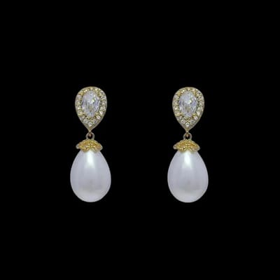 Victoria Valenza Goudkleurige Druppel Oorbellen met Parels en Zirkonia Stenen - Oorhangers - Goudkleurig - Parel oorbellen - Zirkonia