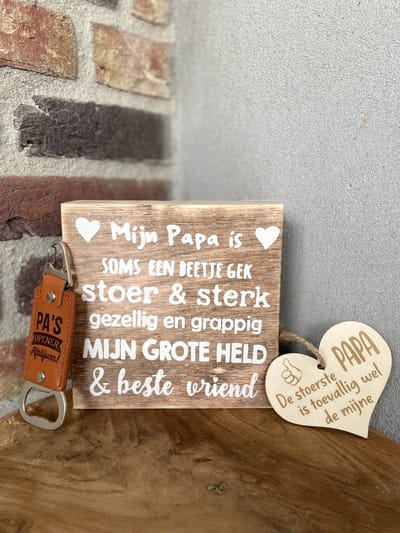 Cadeaupakket papa - vader - inclusief houten hartje papa- Tekstblok 15 cm Mijn papa is ... + bieropener pa's opener afblijven / vaderdag geschenk / vaderdag cadeautjes / verjaardag / opa / papa