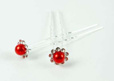 Haarpinnen parel rood met strass.
