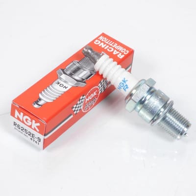 Bougie d'allumage NGK pour Moto Kawasaki 250 KX 1992 à 1994 R6252E-9 Neuf