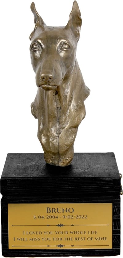 Miniatuur Pinscher urn hond met gravure en hondensculptuur, handgemaakt