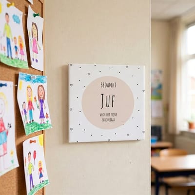 Tegeltje met tekst | Bedankt Juf | Bedankt cadeautje | Matte afwerking | Inclusief gratis ophangsysteem | 15 x 15 cm | Fotofabriek