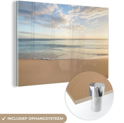 MuchoWow® Glasschilderij 150x100 cm - Schilderij acrylglas - Strand - Water - Wolken - Foto op glas - Muurdecoratie woonkamer - Wanddecoratie slaapkamer - Schilderijen