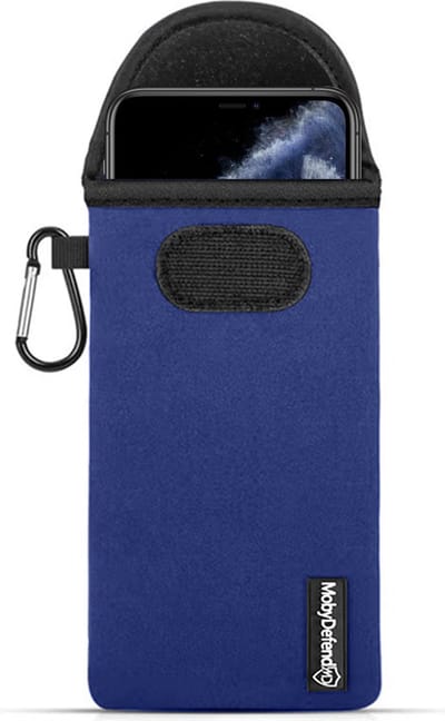 MobyDefend Hoesje - Geschikt voor iPhone 11 Pro Max - Neopreen Pouch Met Karabijnhaak - Insteek - Riemlus - Blauw