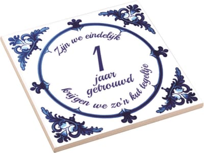 Huwelijk Cadeau | Zijn We Eindelijk 1 Jaar Getrouwd, Krijgen We Zo'n Kut Tegeltje | Kuttegel | Huwelijkscadeau | Huwelijksverjaardag | Spreuktegel