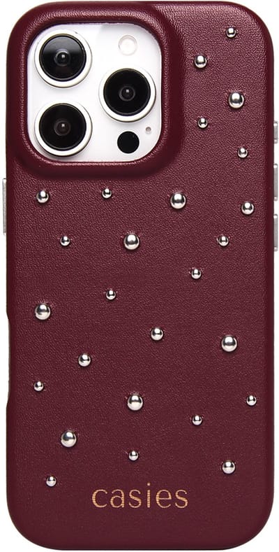 Casies studs hoesje geschikt voor iPhone 14 Pro - Burgundy red - Vegan leer - Bordeaux rood telefoonhoesje