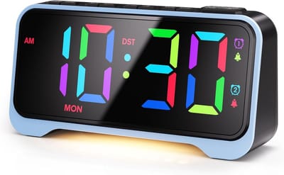 Digitale Wekker - LED Klok - Nachtkastje Gebruik - Dynamische RGB Kleuren - Groot Display - Zwart