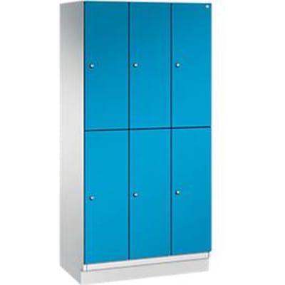 C+P Double-store locker Cambio, 3 vakken, 6 vakken, met plint, B 900 x D 525 x H 1980 mm, lichtgrijs/lichtblauw