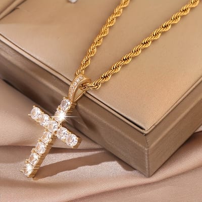 VANDAAG VERZONDEN - Ketting - Kruis 3,8cm - Diamanten - Goud - Christelijk - Jezus - Luxe Kruisketting Dames - Gouden Hanger Ketting - Gouden Kruis Hanger - Fashion Jewelry Dames - Valentijn Cadeau Vrouw - Trendy Dames Sieraden