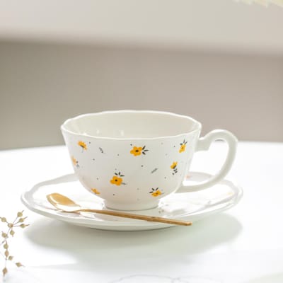 Europese Licht Luxe Kleine Cuihua Koffiekop met Lepel Keramische Theekop Kantoor Mannen en Vrouwen Drinkwater Roze Schattige Mok 165ml