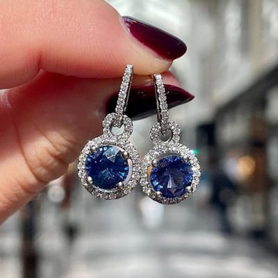 Huitan Fancy Blauwe Steen Hangende Oorbellen voor Vrouwen Kleur Temperament Elegante Vrouwelijke Oorbellen Hoge Kwaliteit Mode Sieraden brown