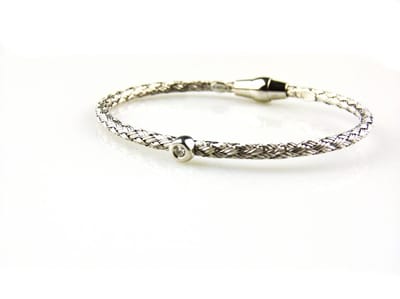 model Uno armband in zilver gezet met cubic zirconia