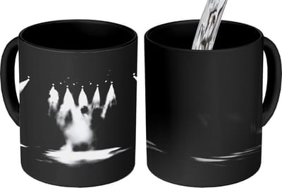 Magische Mok - Foto op Warmte Mokken - Koffiemok - Theaterzaal - Mist - Spotlights - Zwart - Magic Mok - Beker - 350 ML - Theemok