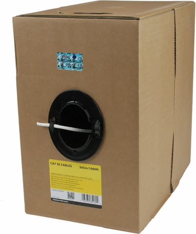 StarTech Bulkrol Cat 5e Ethernet kabel - CMR geclassificeerd -304,8 m - massief - wit