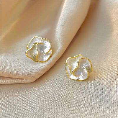 Nieuwe Elegante Witte Bloem Hanger Dangle Oorbellen Koreaanse Mode Sieraden Feest Meisje Zoete Accessoires Voor Dames Oorbellen brown