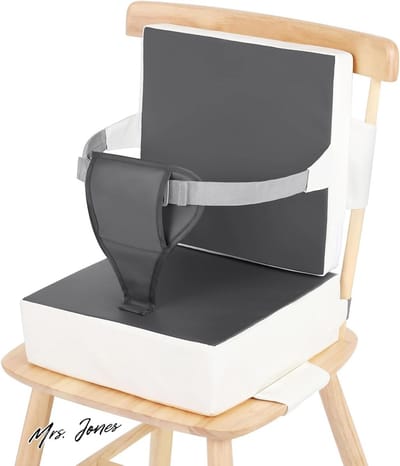 Mrs. Jones Stoelverhoger Kind PU Waterdichte Stoelverhoger Kinderen met Rugleuning en Verstelbare Zitriemen Antislip Onderkant Draagbare Home Kinderen Stoelverhoger voor Thuis Uit en Over - Grij+ Wit .