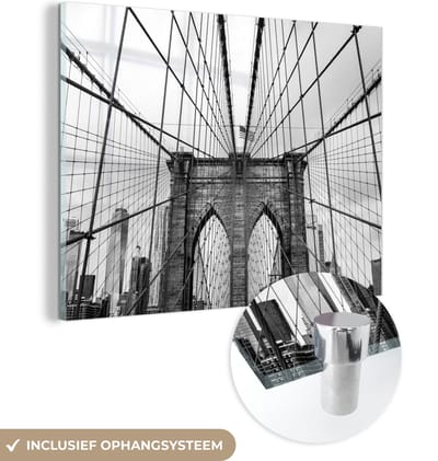 MuchoWow® Glasschilderij 120x90 cm - Schilderij acrylglas - Brug - Architectuur - Zwart - Wit - USA - Foto op glas - Schilderijen