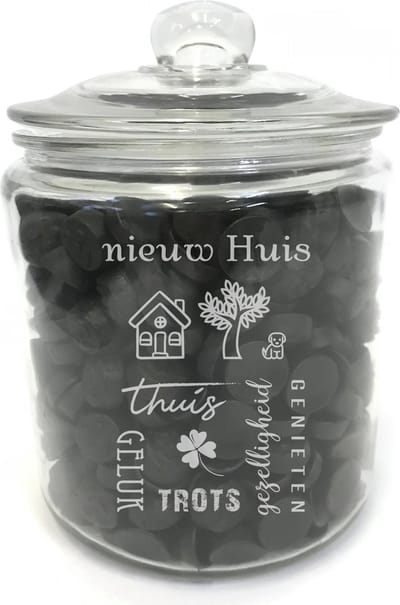 Grote snoeppot /koekpot (zonder drop) met tekst gravure NIEUW HUIS. Zonder drop. Cadeau-nieuw huis-samenwonen. Dik sterk glas. Het formaat is 25cm incl. deksel, 19cm doorsnede, inhoud 3,8 liter.
