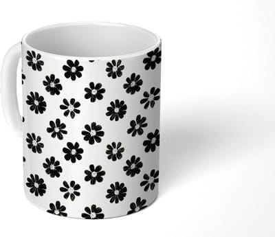 Mok - Koffiemok - Grafisch - Madeliefjes - Zwart - Beige - Mokken - 350 ML - Beker - Koffiemokken - Theemok
