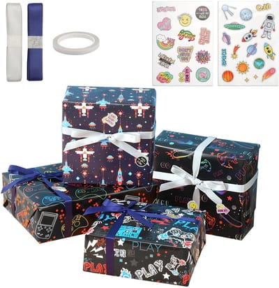 Dailygoods- Cadeaupapier voor Jongens - 4 Vellen - Kraftpapier - Verjaardag/Kerst - Knutselprojecten - Inclusief Stickers/Kleurlint - Inpakpapier