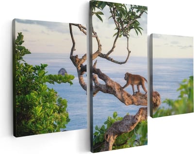 Artaza Canvas Schilderij Drieluik Aap Klimt In Een Boom Aan Het Water - 90x60 - Foto Op Canvas - Canvas Print