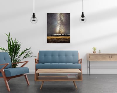 Melkweg met besneeuwde bergen over Tibet - print - Forex 80x60 cm - Wanddecoratiefotowand - foto op muur - Joel Gugler Photography
