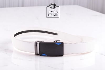 Witte lederen riem zonder gaatjes met automatische gesp voor heren ( model N300 )