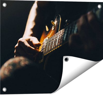 Gards Tuinposter Man Speelt Gitaar - 50x40 cm - Tuindoek - Tuindecoratie - Wanddecoratie buiten - Tuinschilderij
