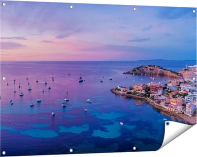 Gards Tuinposter Ibiza met Boten op het Water bij Zonsopgang - 120x80 cm - Tuindoek - Tuindecoratie - Wanddecoratie buiten - Tuinschilderij