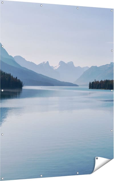 Gards Tuinposter Meer bij de Bergen in Alberta, Canada - 120x160 cm - Tuindoek - Tuindecoratie - Wanddecoratie buiten - Tuinschilderij