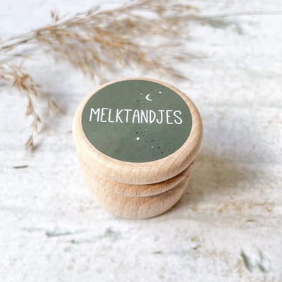 Tandendoosje | melktandjes | hout | donkergroen | opdruk: sticker