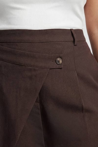 boohoo Dames Plus Ballonbroek Met Overslag Tailleband | Chocolate | Maat: 16