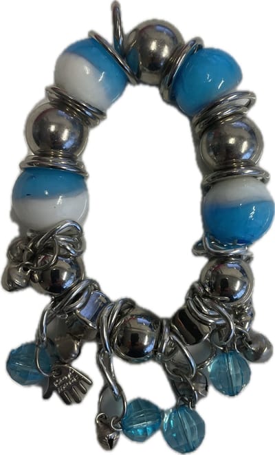 Armband met Bedeltjes - Handje/Sterretje/Schelp/belletjes - Glazen kraaltjes - Elastisch - Zilver/Blauw - Ibiza/Boho Style - One size