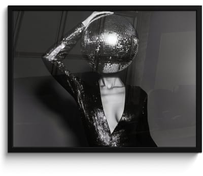 Poster in lijst - Fotolijst 80x60 cm - Posters - Discobal - Gezicht - Glamour - Zwart - Posterlijst zwart - Decoratie - Wanddecoratie woonkamer - Muurdecoratie slaapkamer