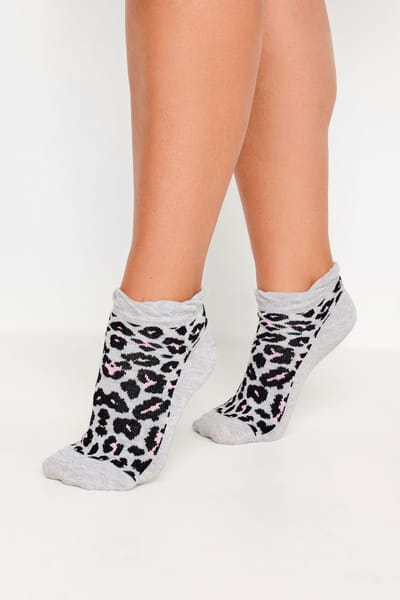 Yours Set Van 4 Paar Sneakersokken Met Luipaardprint In Roze/Grijs Size 37-40