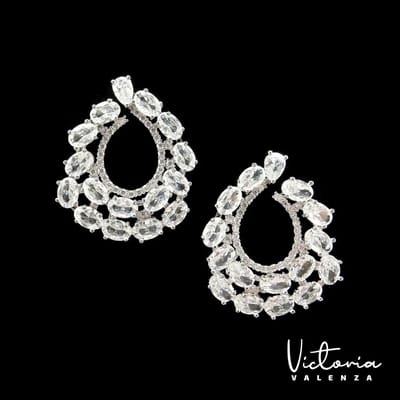 Victoria Valenza Milano Luxe Oorbellen Dames Messing Oorringen - Witte Steen - Kleur Zilver - 1 Paar