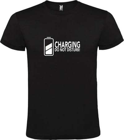 Zwart T-Shirt met “ Charging / Do NOT Disturb “ afbeelding Wit Size XL